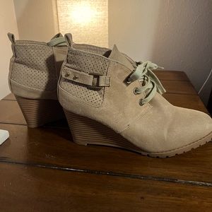 Rampage wedge bootie size 9 and 1/2